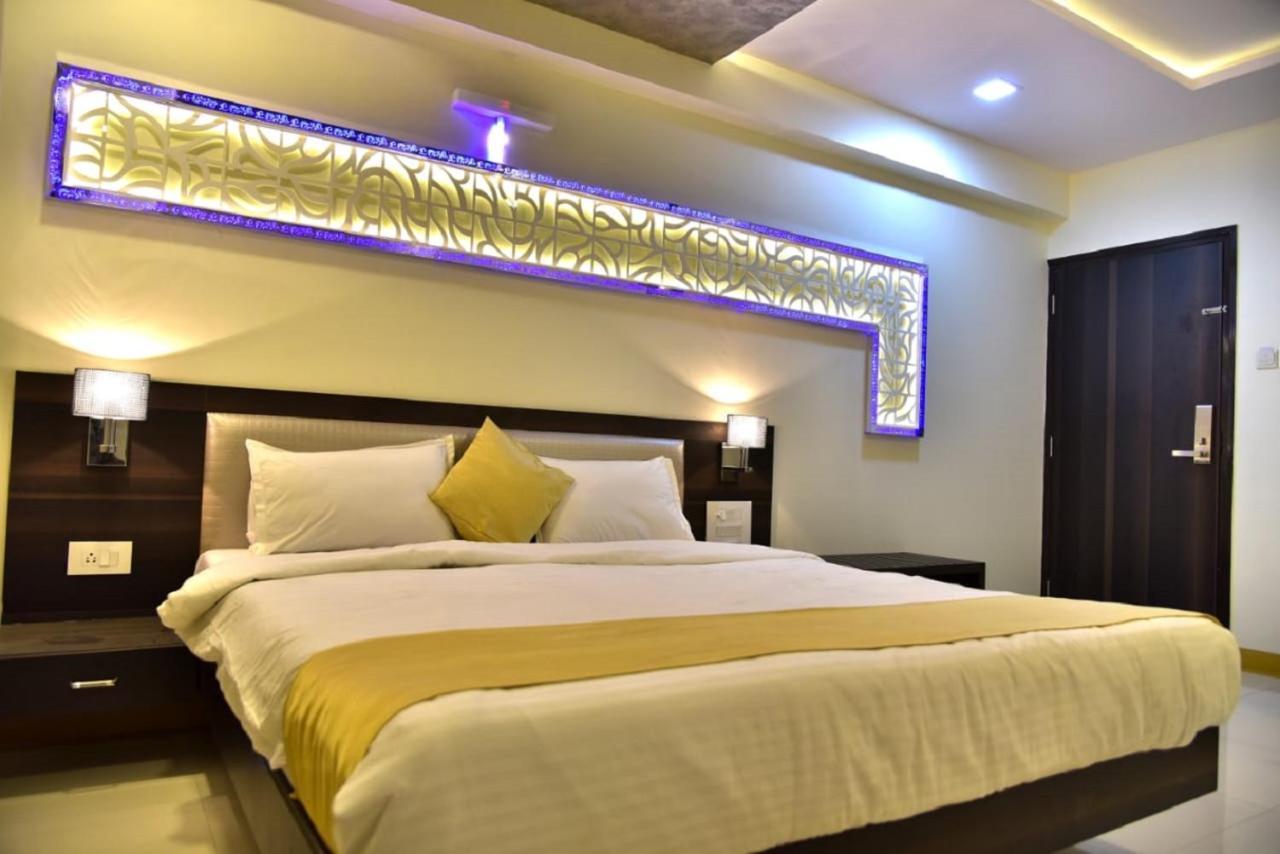 Fabexpress Time Square Hotel ธาเน ภายนอก รูปภาพ