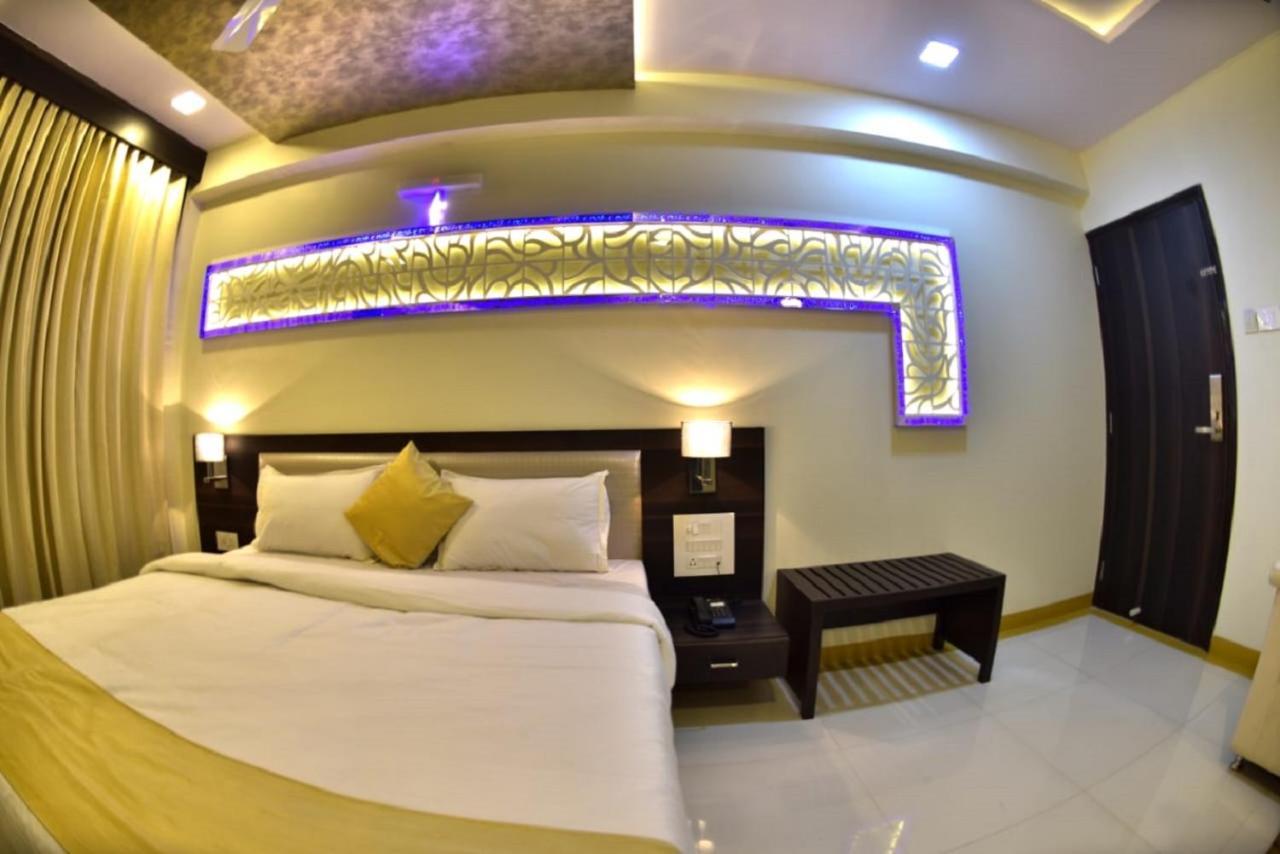Fabexpress Time Square Hotel ธาเน ภายนอก รูปภาพ