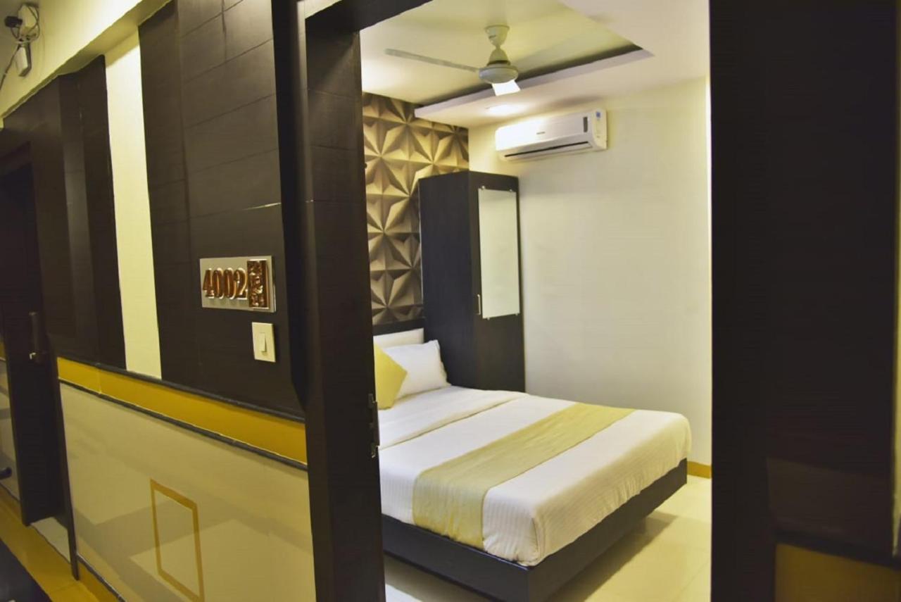 Fabexpress Time Square Hotel ธาเน ภายนอก รูปภาพ