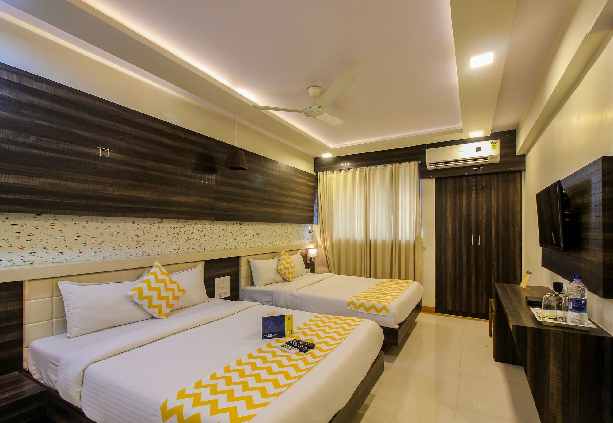 Fabexpress Time Square Hotel ธาเน ภายนอก รูปภาพ